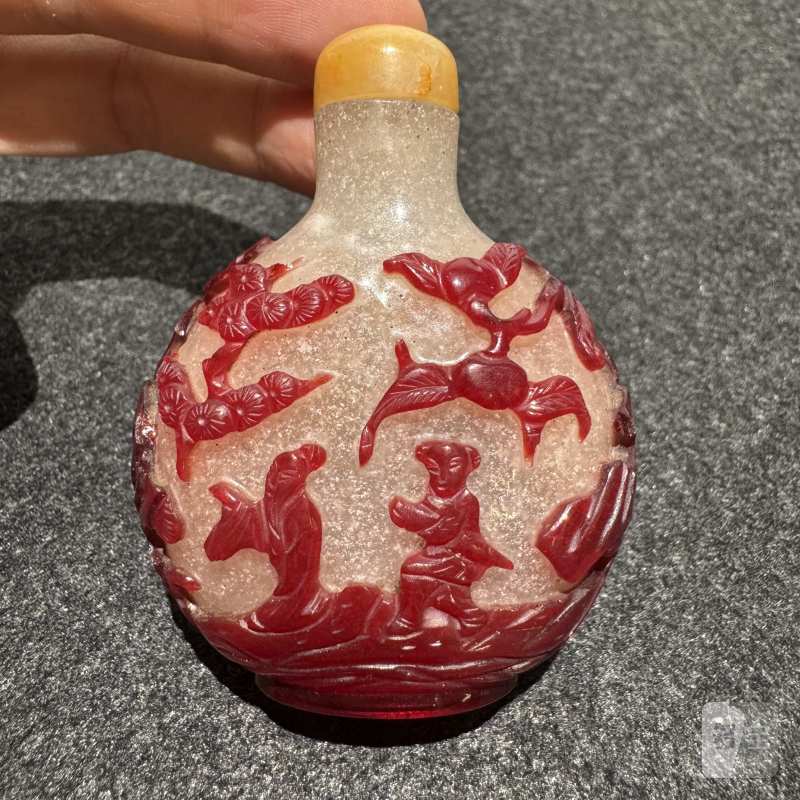 清 高士童子纹套红鼻烟壶 - 图3